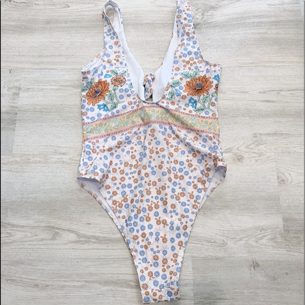 JUST ARRIVED 🎉 Boho One Piece Vintage Swimsuit - Picture 4 of 4